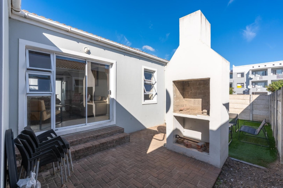 To Let 3 Bedroom Property for Rent in Parklands Western Cape